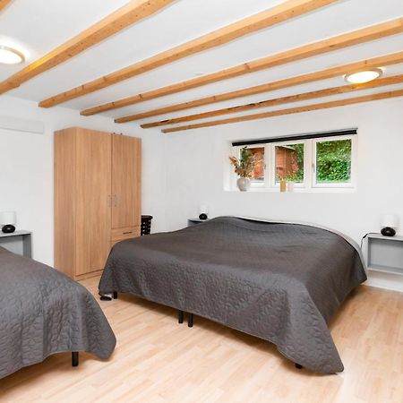 Moderne & Fuldt Udstyret Lejlighed M.Plads Til 4 Hojbjerg ภายนอก รูปภาพ
